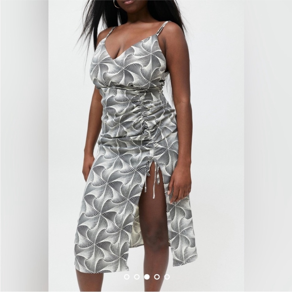 Urban Outfitters Black White Printed Ruched Midi Dress Tie Back Cutout Small - Picture 15 of 15